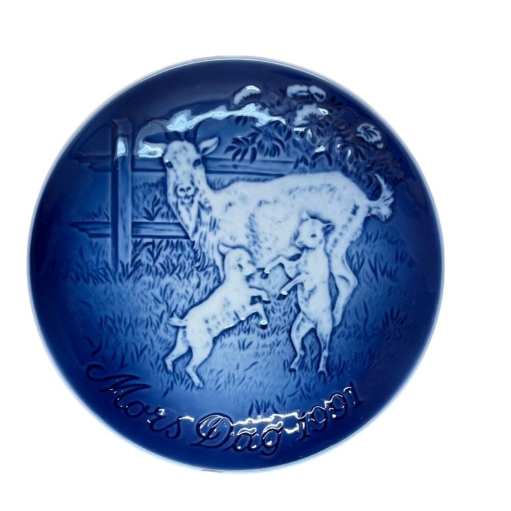 B&G Bing & Grondahl Copenhagen 1991 Mors Mother's Day Goat & Kids Plate